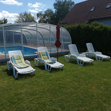 Schoenes Ferienhaus Mit Grossen Pool 250 M Vom Balaton Балатонмаріафюрде Екстер'єр фото