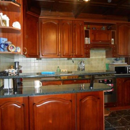 Schoenes Ferienhaus Mit Grossen Pool 250 M Vom Balaton Балатонмаріафюрде Екстер'єр фото