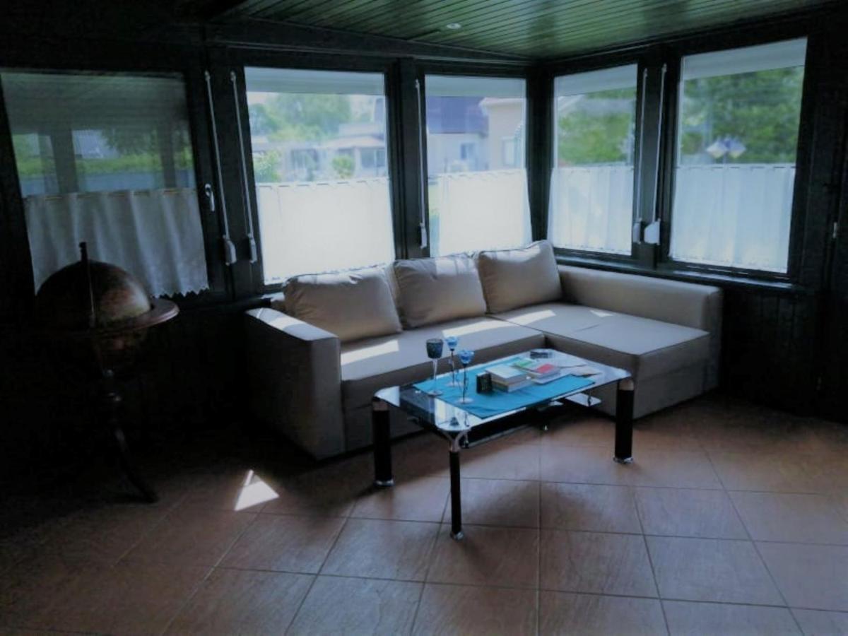 Schoenes Ferienhaus Mit Grossen Pool 250 M Vom Balaton Балатонмаріафюрде Екстер'єр фото