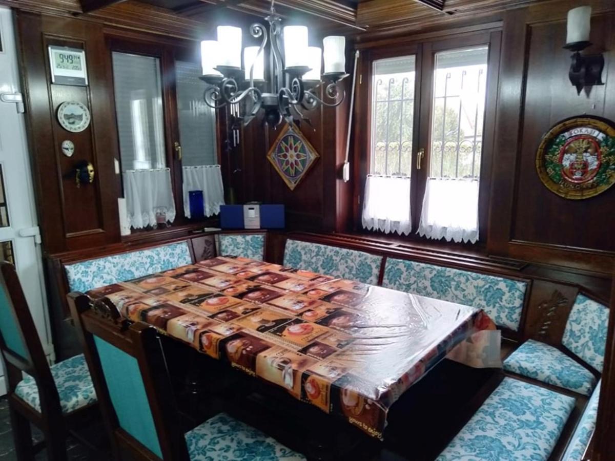 Schoenes Ferienhaus Mit Grossen Pool 250 M Vom Balaton Балатонмаріафюрде Екстер'єр фото