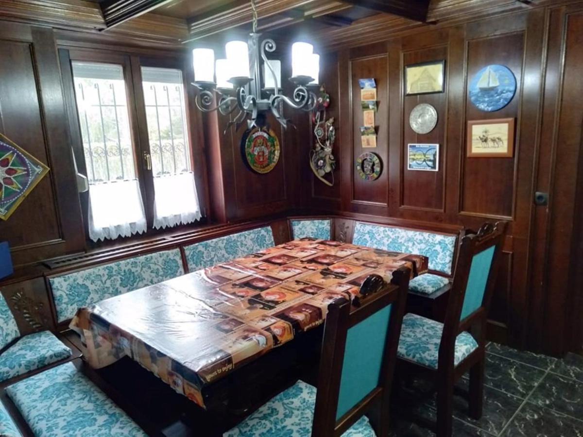 Schoenes Ferienhaus Mit Grossen Pool 250 M Vom Balaton Балатонмаріафюрде Екстер'єр фото